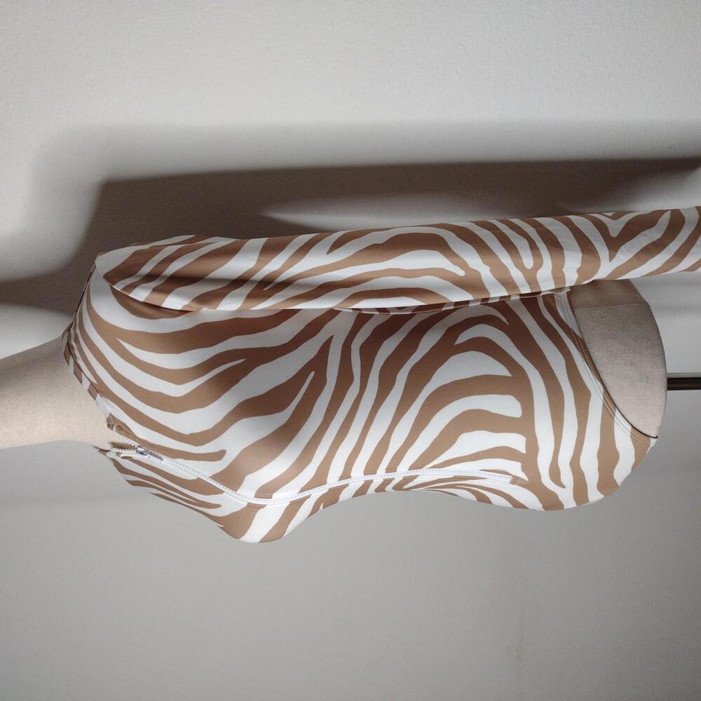 NWOT MICHAEL Michael Kors Women's White/Tan/Long Sleeve One-Piece Swimsuit Sz 10 - Picture 2 of 7